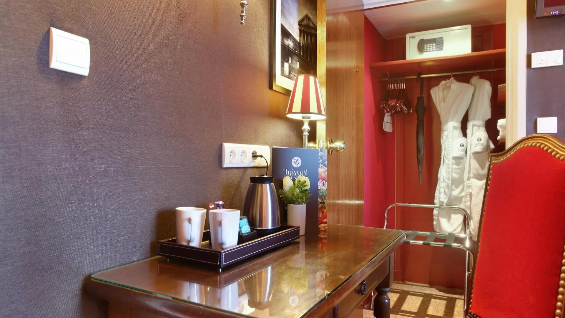 ****  Hotel Trianon Rive Gauche Paříž Francie