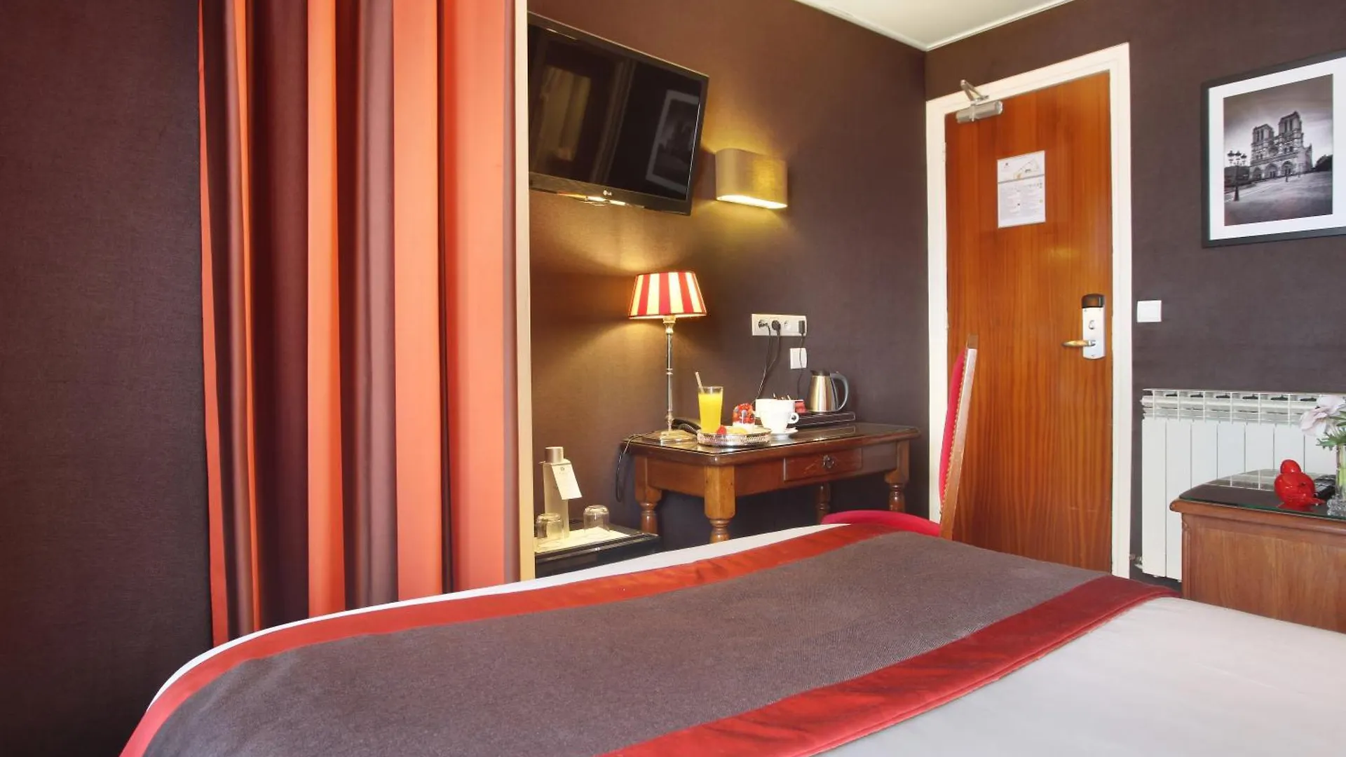 ****  Hotel Trianon Rive Gauche Париж Франция